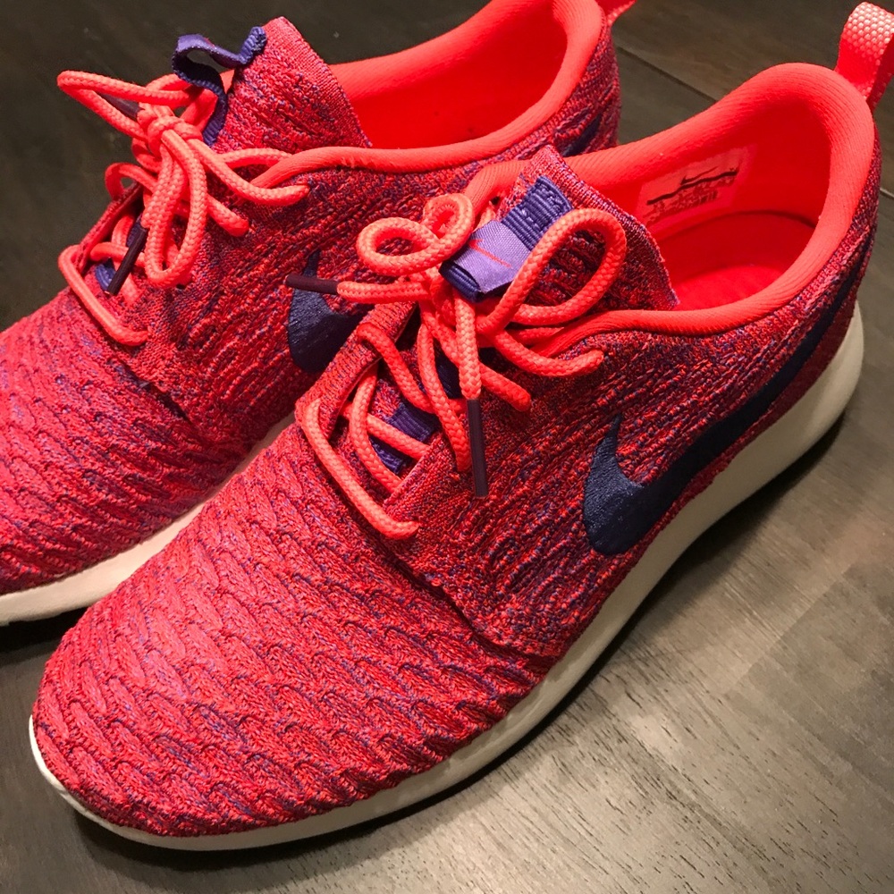 Red Nike